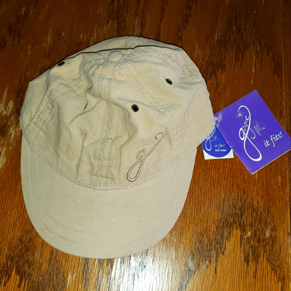Woman's Snapback Beige Hat NWT